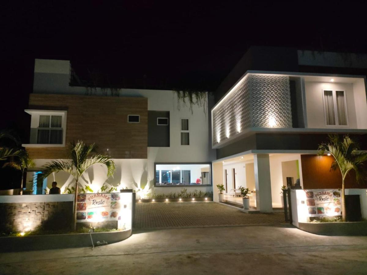 Purnama Balige Hotel Exterior photo