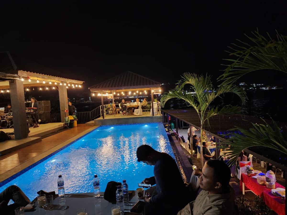 Purnama Balige Hotel Exterior photo