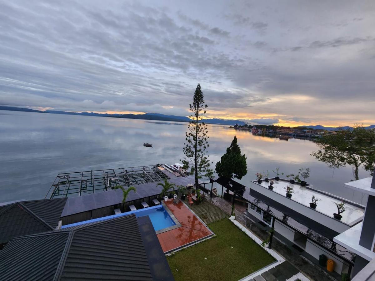 Purnama Balige Hotel Exterior photo