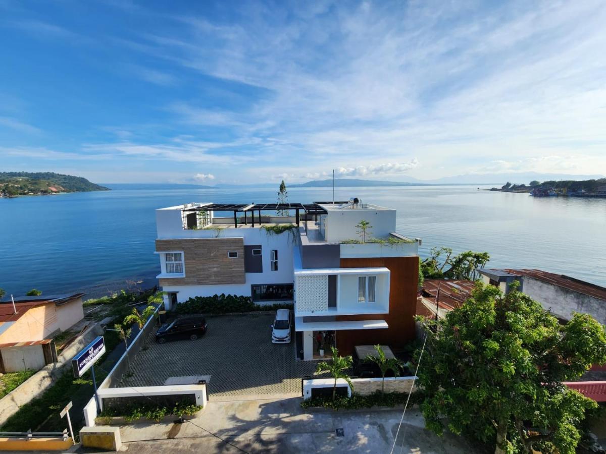 Purnama Balige Hotel Exterior photo