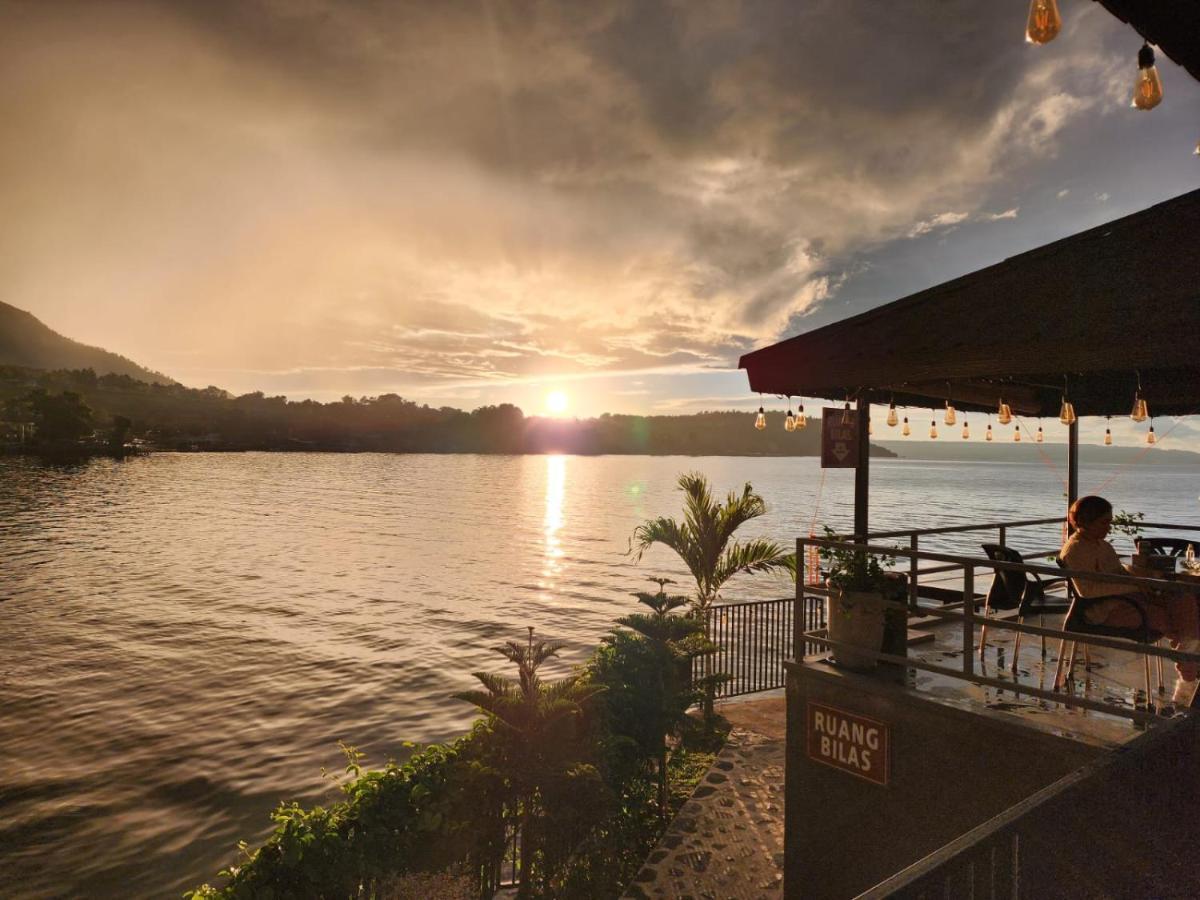 Purnama Balige Hotel Exterior photo