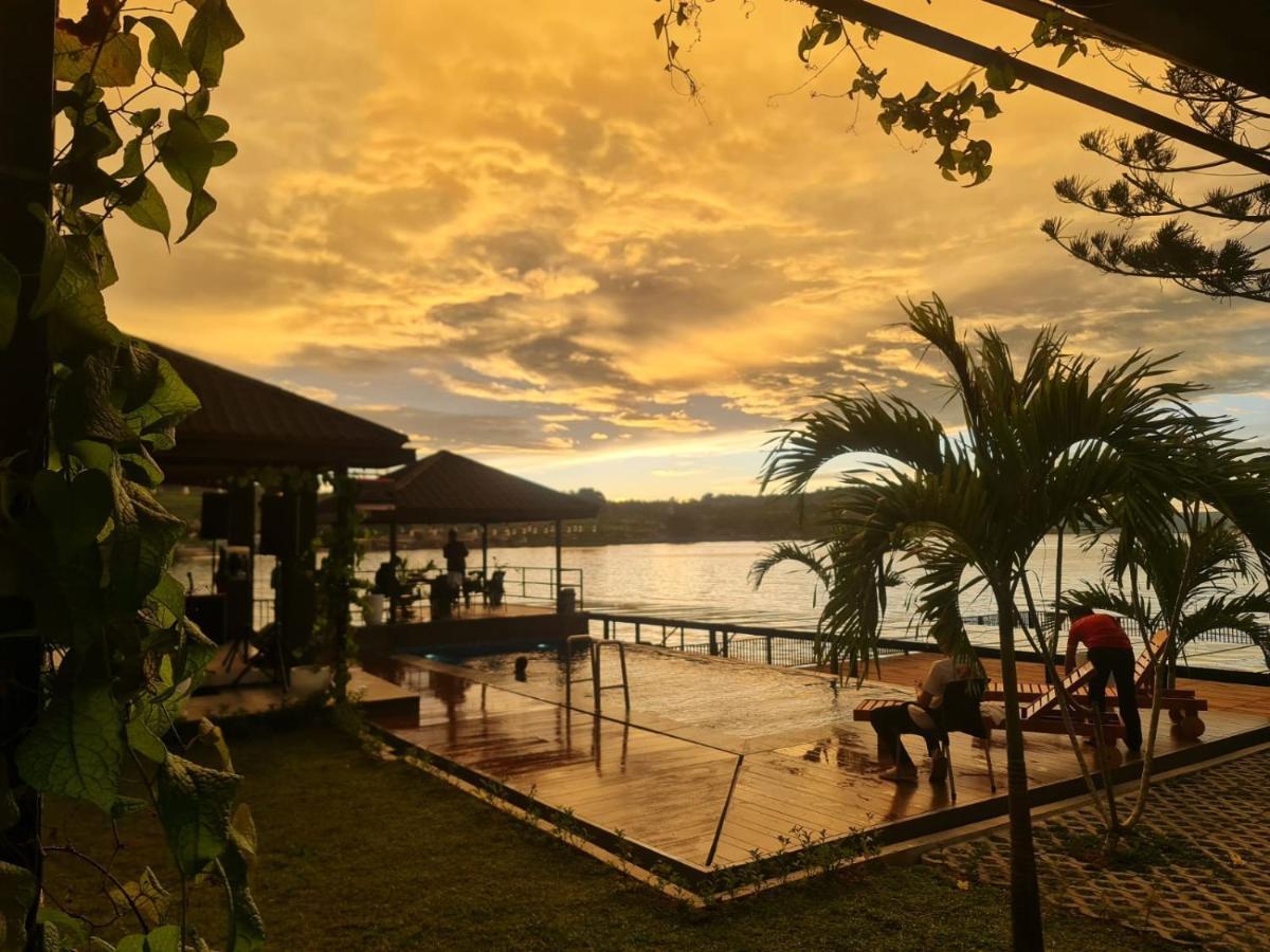 Purnama Balige Hotel Exterior photo