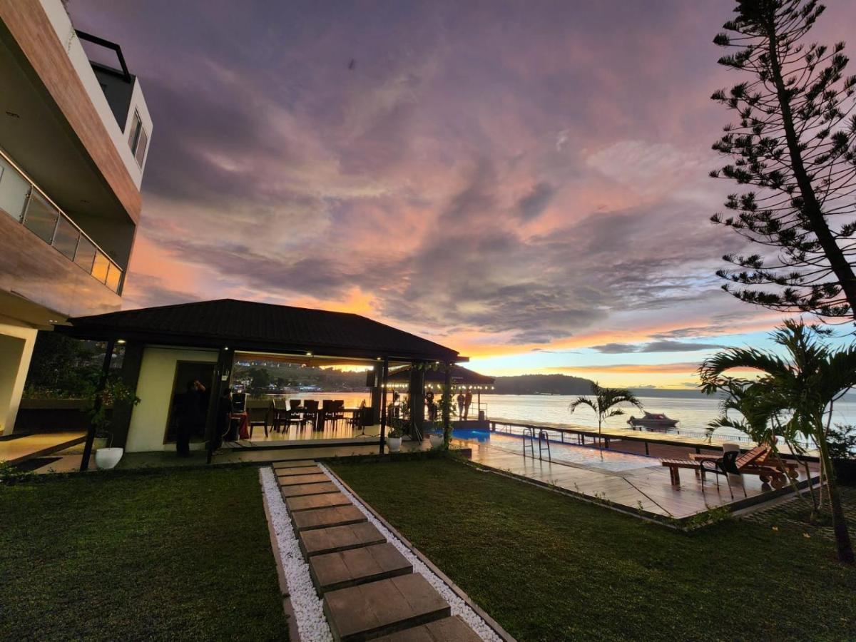 Purnama Balige Hotel Exterior photo