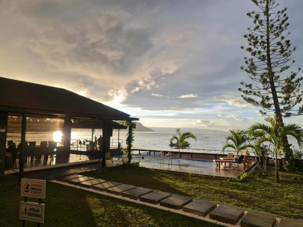 Purnama Balige Hotel Exterior photo